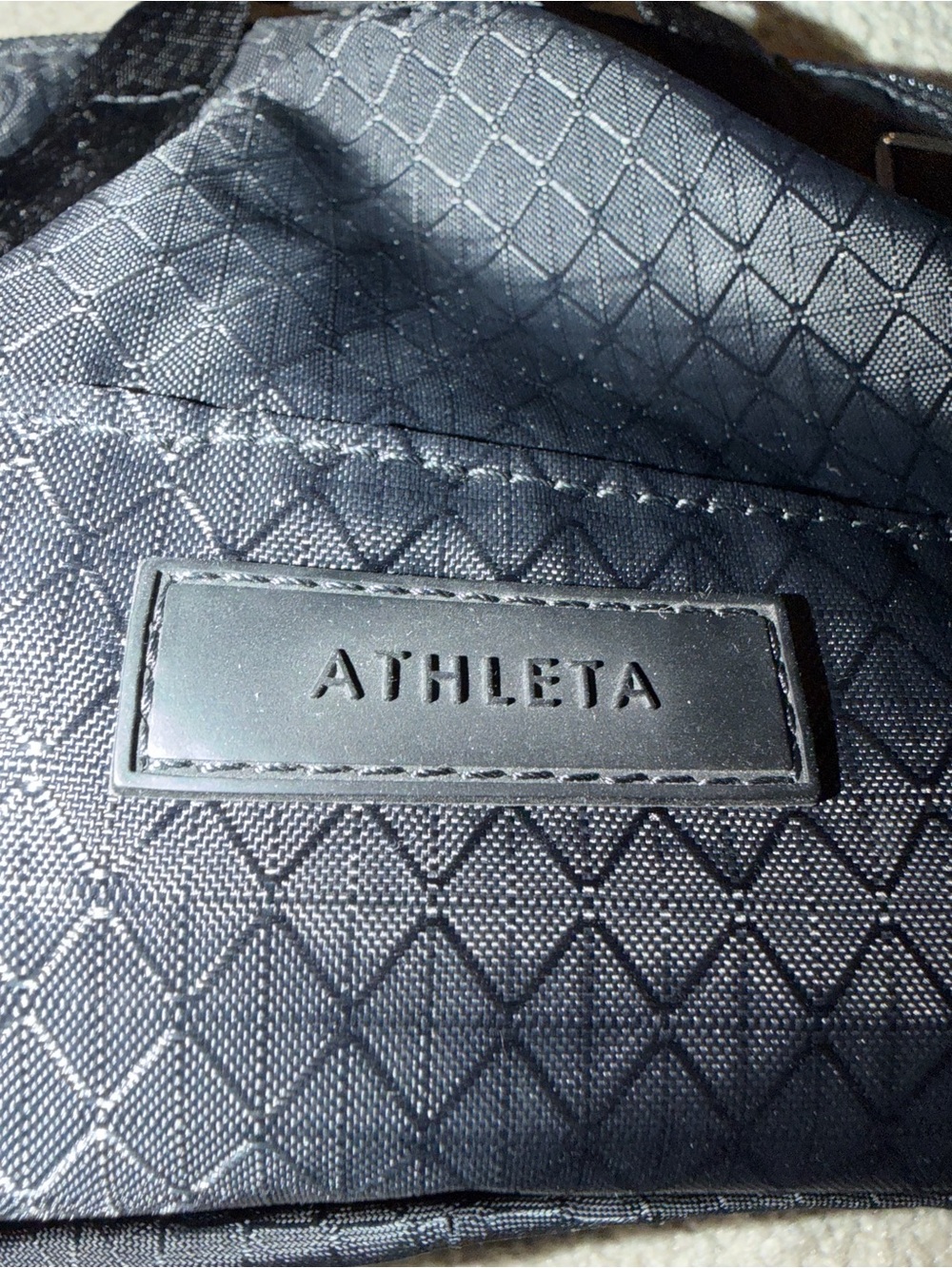 Athleta belt bag black and silver like new - Picture 2 of 6